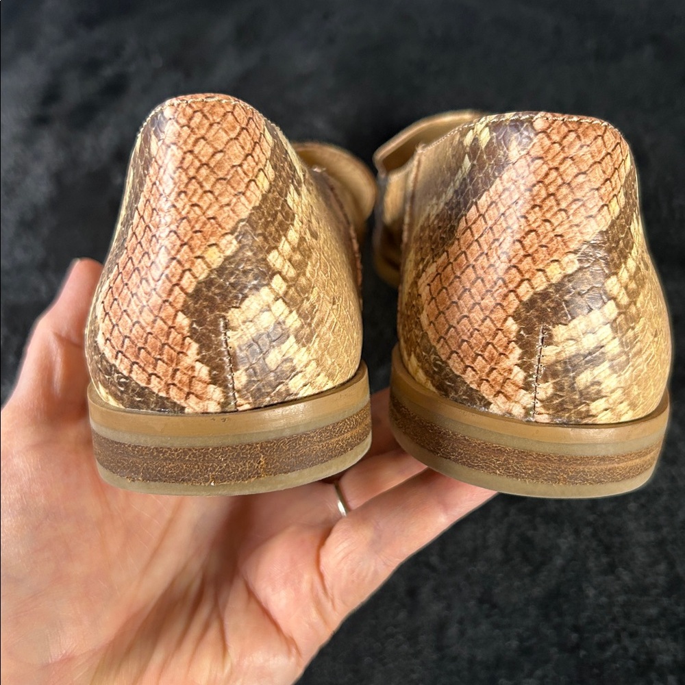 Dolce Vita Snakeskin-Print Slip-On Loafers — Tan & Brown size 8.5 - Picture 8 of 8